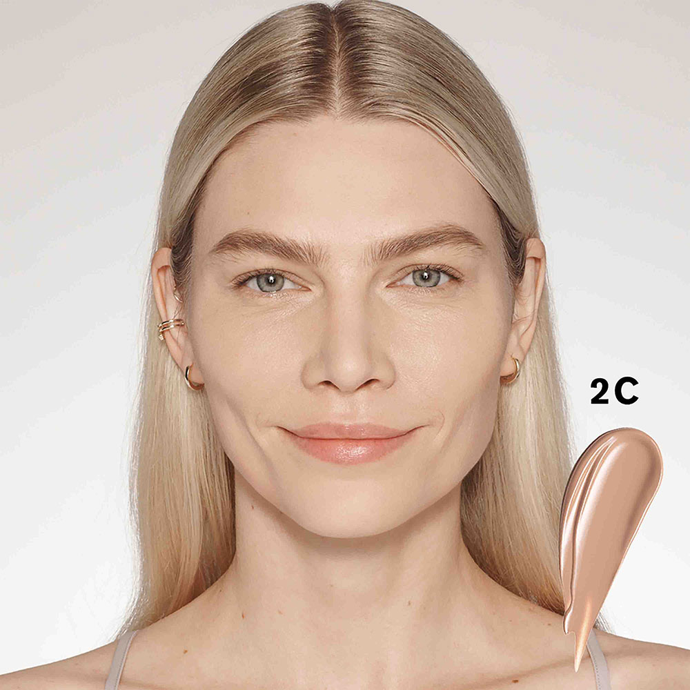 FUTURIST SOFT TOUCH BRIGHTENING SKINCEALER CONCEALER (CORRECTOR L&Iacute;QUIDO)